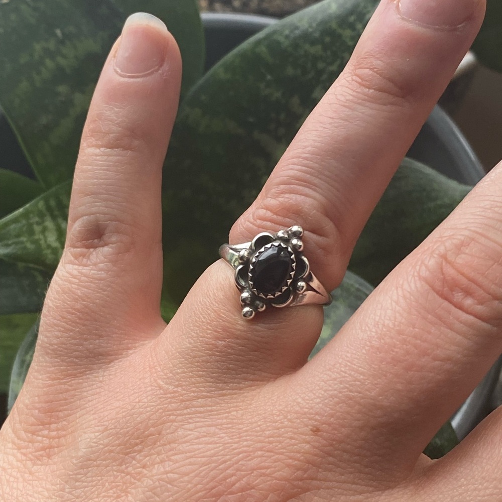 Elegant Silver and Black Onyx Ring size 6.5